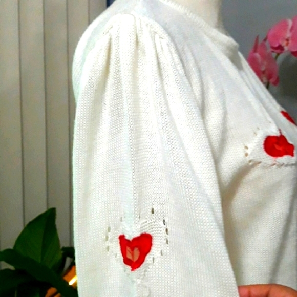Cream/Red Heart Sweater M - Picture 4 of 7